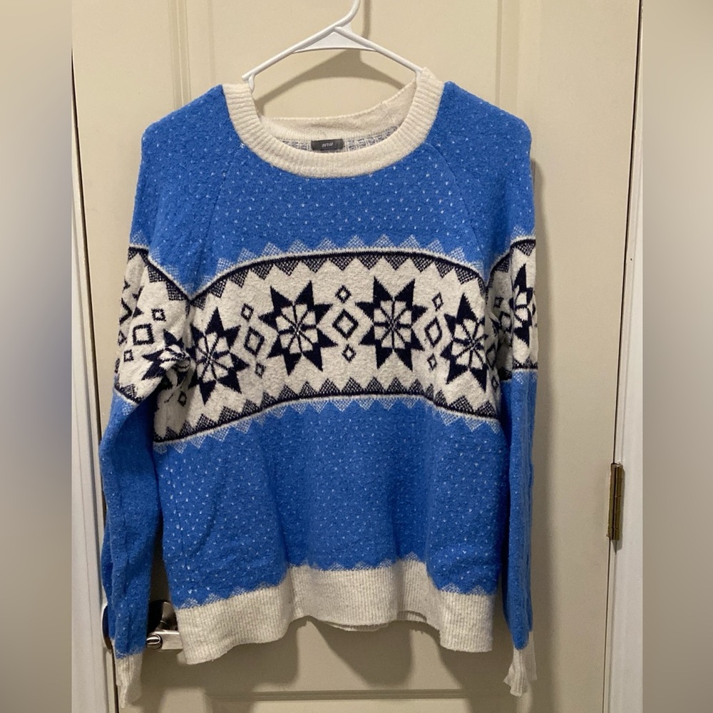 Aerie Blue and White Crew Neck Sweater